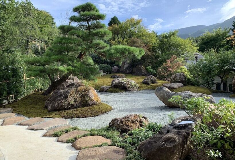 ペンション Onsen & Garden Asante Inn