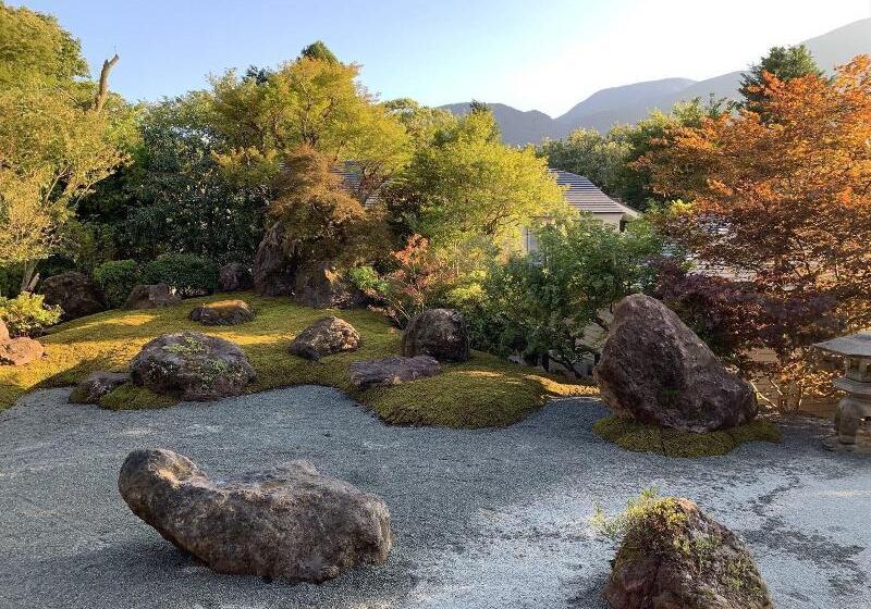 ペンション Onsen & Garden Asante Inn