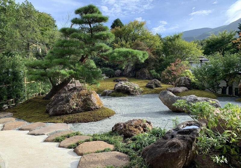 ペンション Onsen & Garden Asante Inn