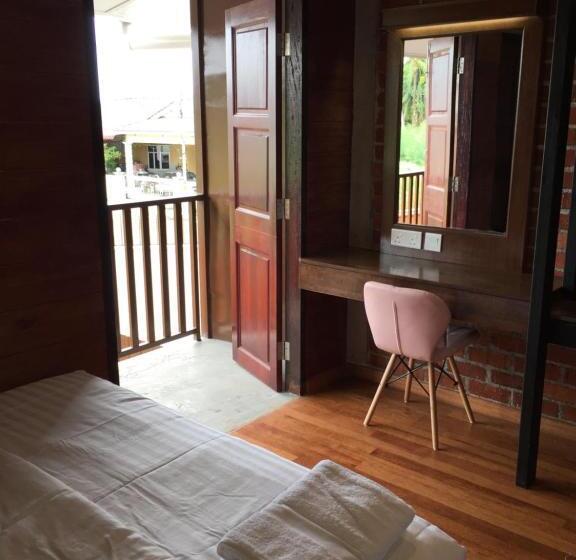 Отель Little Kampung Studio