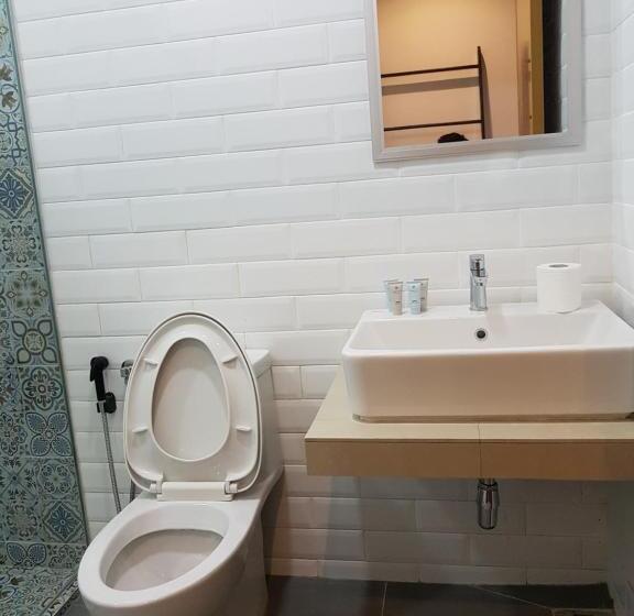 Отель Little Kampung Studio