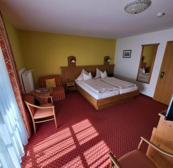 ペンション Gästehaus Schwarz