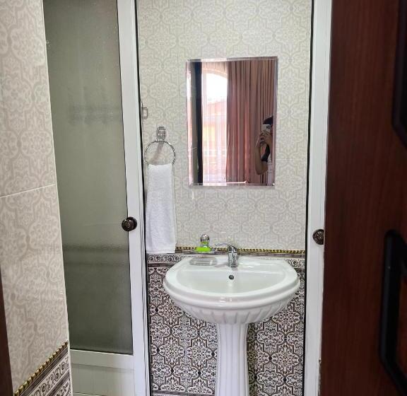 بنسيون Shahnoza Grand