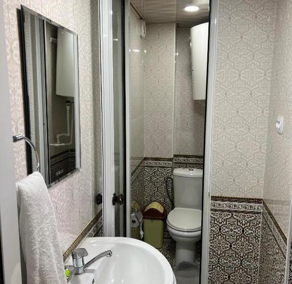 بنسيون Shahnoza Grand