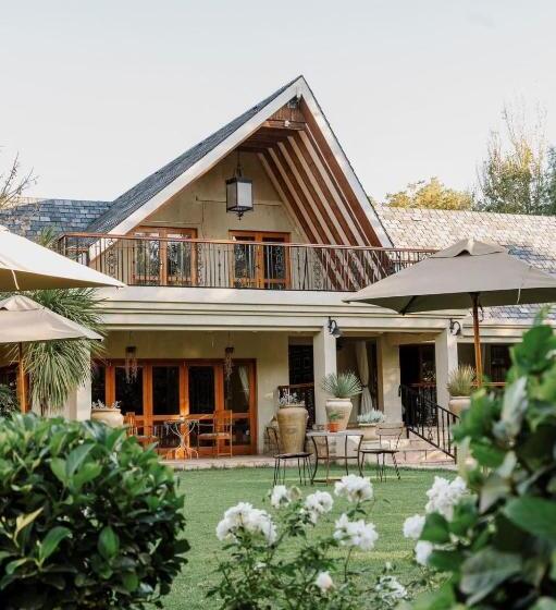 פנסיון Villiera Guesthouse