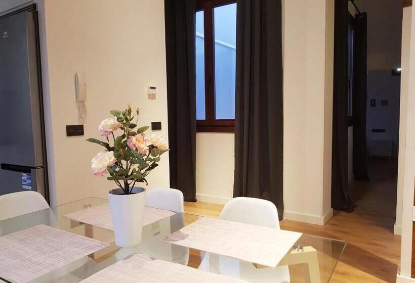 Apartamentos Granada Deluxe 3000