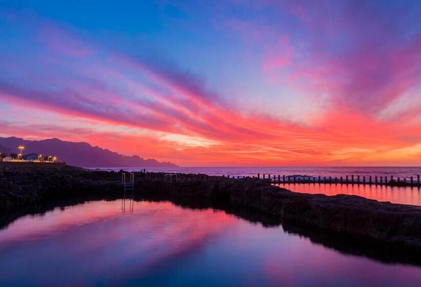 Хостел Casa Calma Yoga Guesthouse