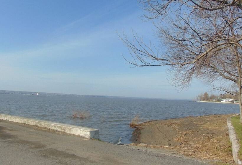 여관 L'auberge De Quai