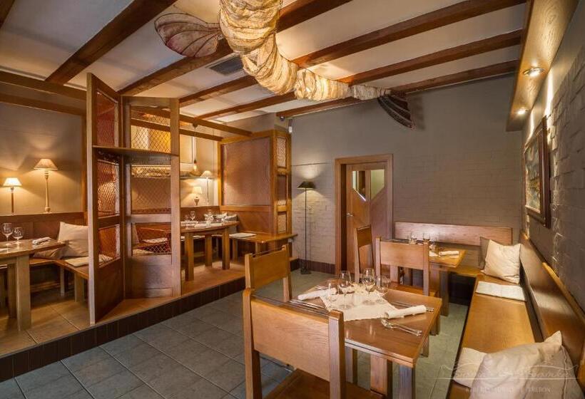 فندق Apartmány šupina