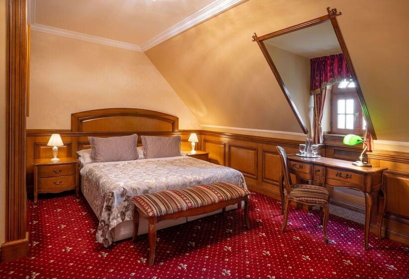 فندق Galicia Nueva, Castle