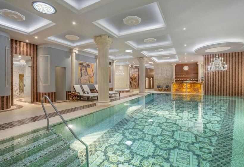 فندق Galicia Nueva, Castle