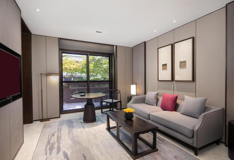 هتل Hualuxe Xi An Tanghua, An Ihg