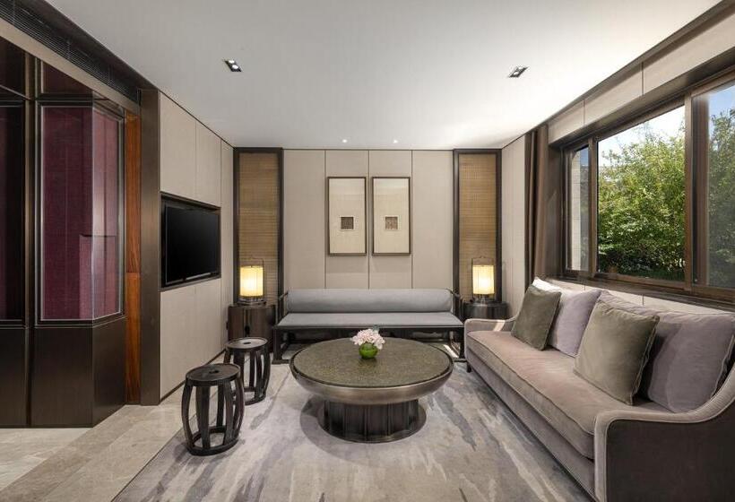 هتل Hualuxe Xi An Tanghua, An Ihg