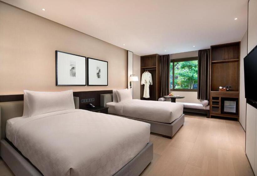 هتل Hualuxe Xi An Tanghua, An Ihg