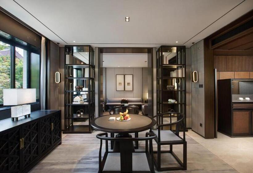 هتل Hualuxe Xi An Tanghua, An Ihg