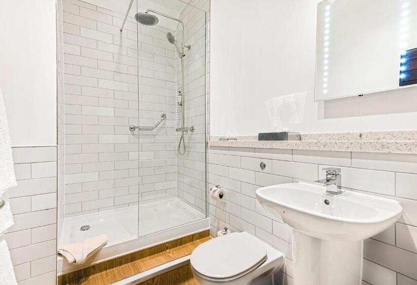 호텔 Inn On The Lake By Innkeeper S Collection