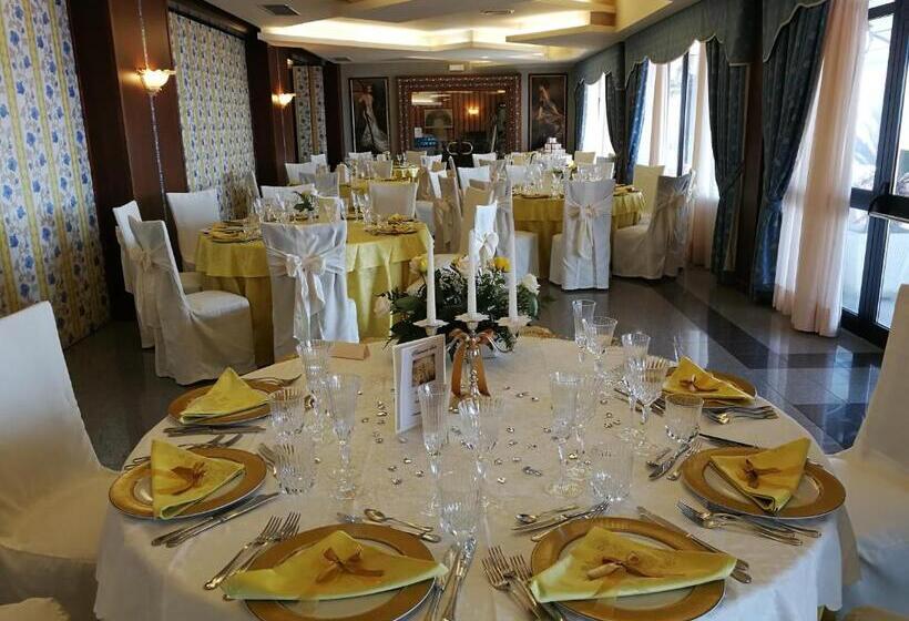 בית מלון כפרי Lido   Beach And Palace