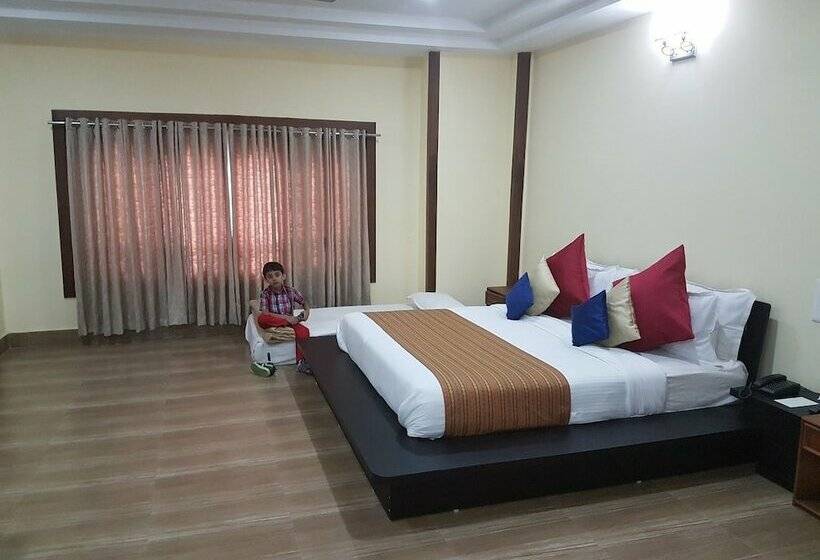 هتل Tashi Namgay Grand