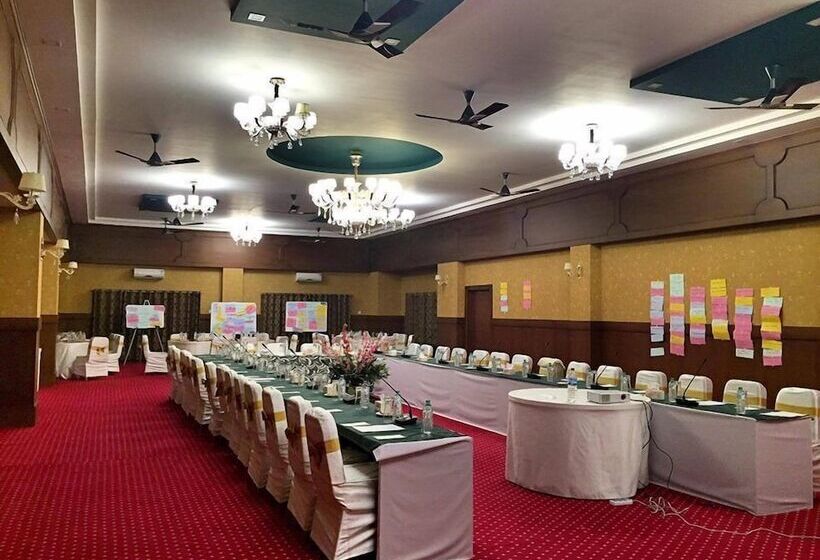 هتل Tashi Namgay Grand