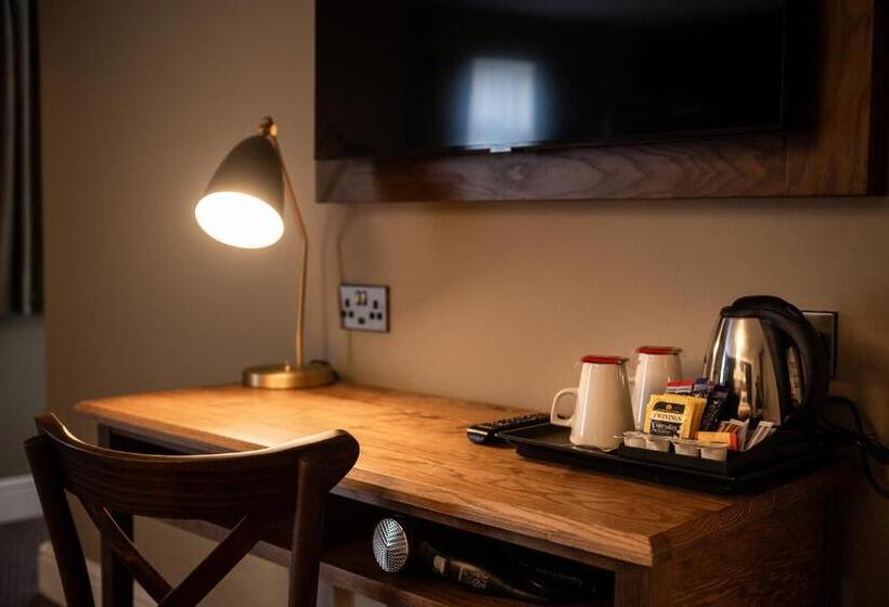 Отель The Castle By Innkeeper S Collection