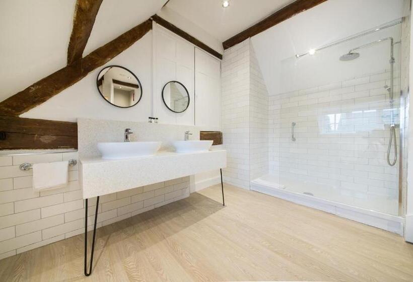 هتل The Dun Cow By Innkeeper S Collection