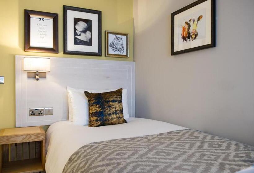 호텔 The Dun Cow By Innkeeper S Collection