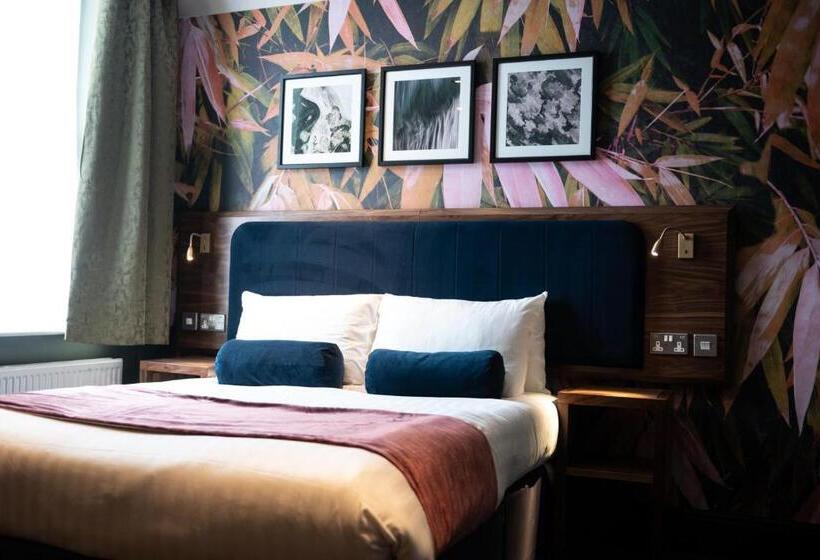 Отель The Merlin By Innkeeper S Collection