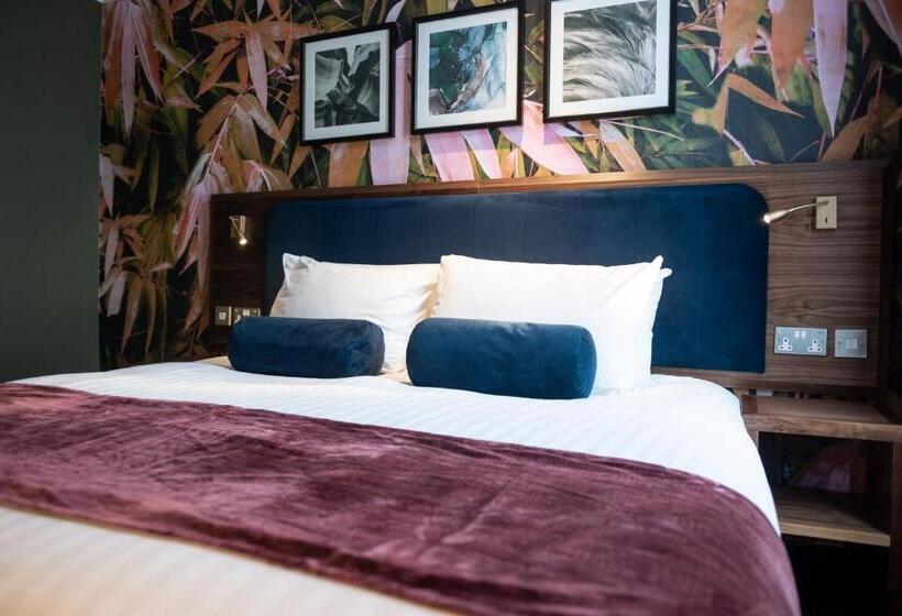 Отель The Merlin By Innkeeper S Collection