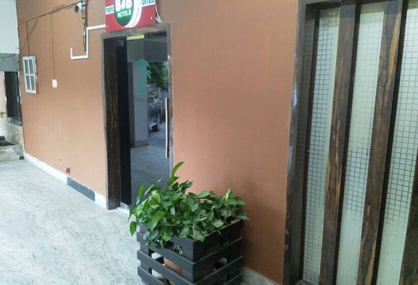 هتل Tropical Suites