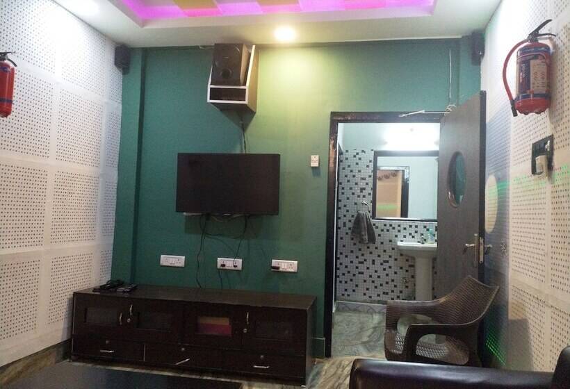 هتل Tropical Suites