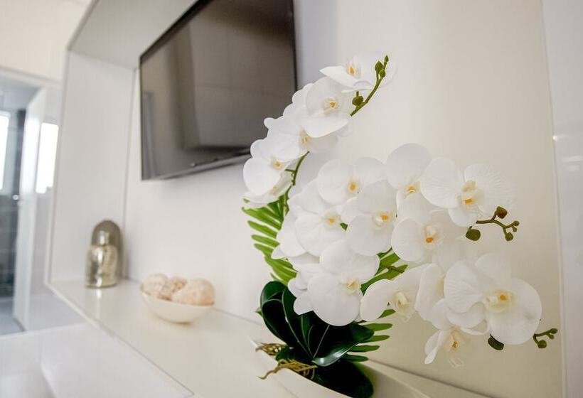 Metropole Apartments Old Town