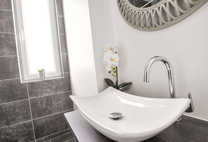 Metropole Apartments Old Town