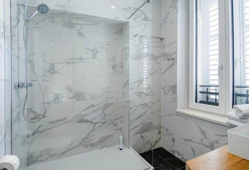 פנסיון Luxury Rooms Paula