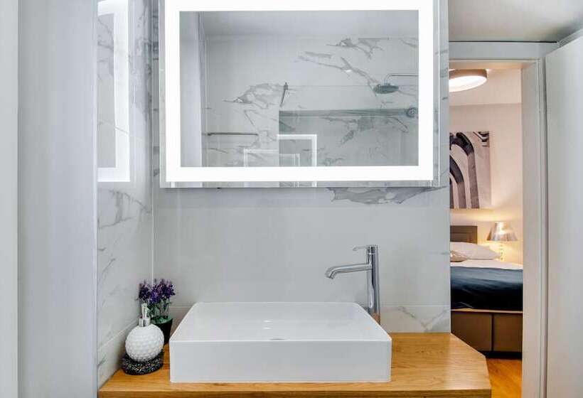 פנסיון Luxury Rooms Paula