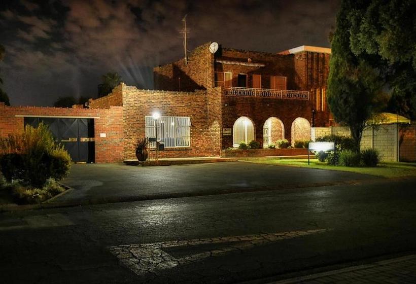 Пансион Mall Guesthouse