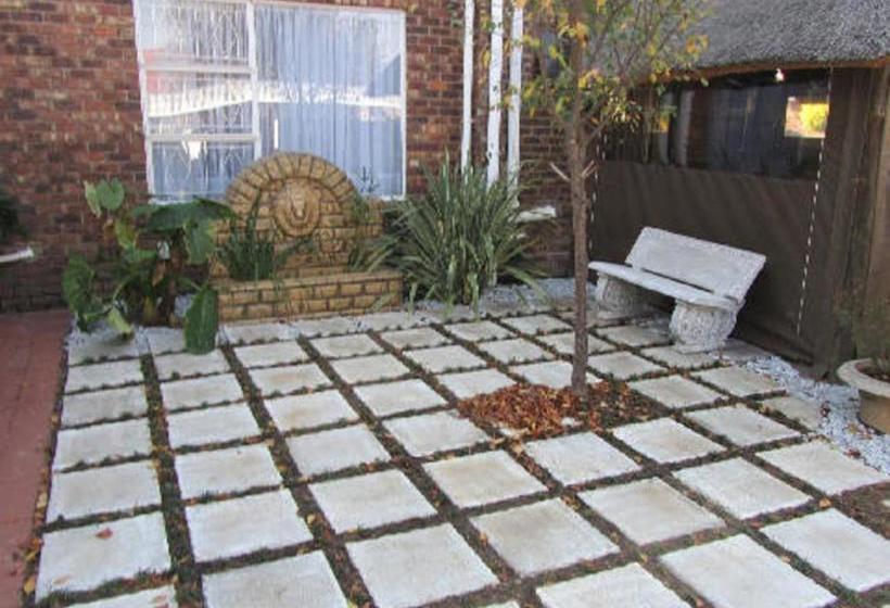 Пансион Mall Guesthouse