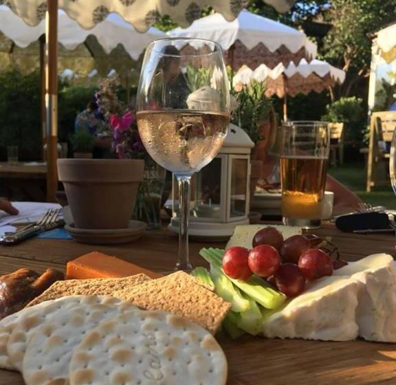 The Crown Inn, Church Enstone