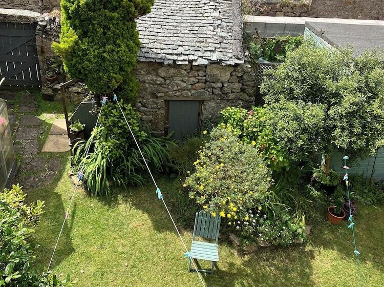 The Old Post House B&b