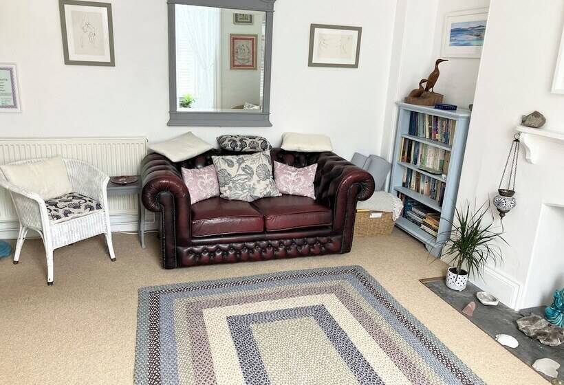 The Old Post House B&b