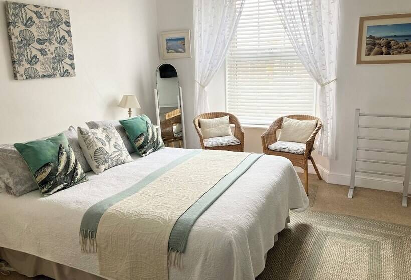 The Old Post House B&b