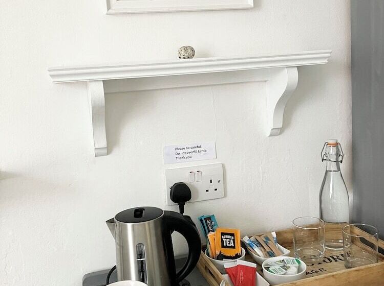 The Old Post House B&b