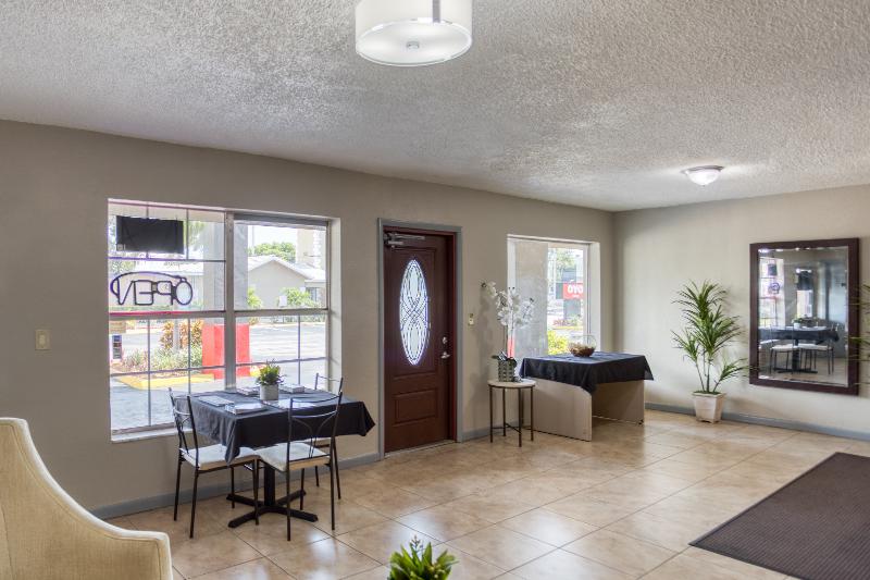 فندق Americas Best Inn Pompano Beach