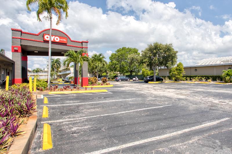 فندق Americas Best Inn Pompano Beach