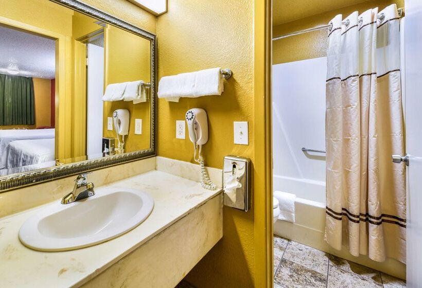 Отель Americas Best Value Inn Bonham