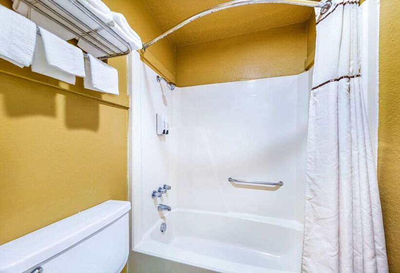 Отель Americas Best Value Inn Bonham