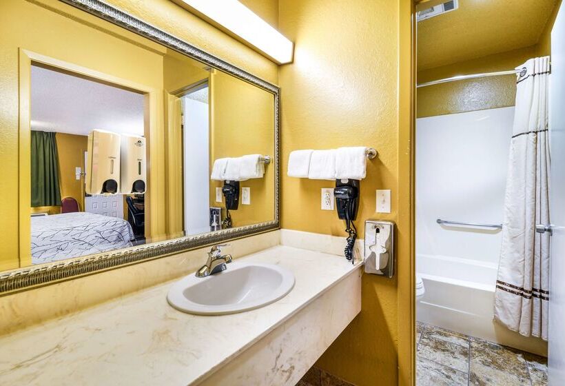 Отель Americas Best Value Inn Bonham