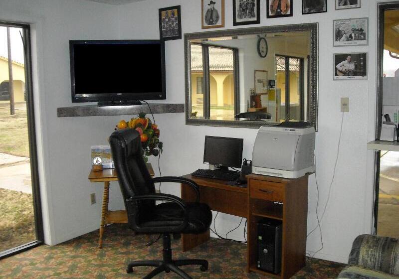 Отель Americas Best Value Inn Bonham