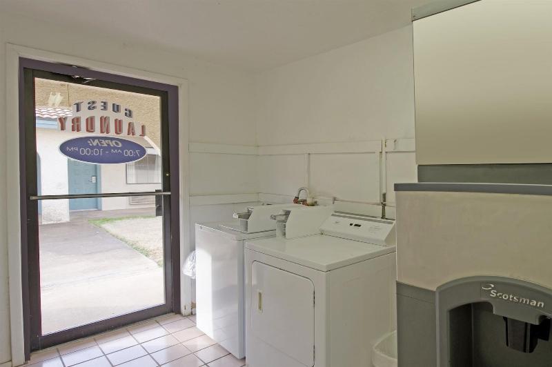 Отель Americas Best Value Inn Bonham