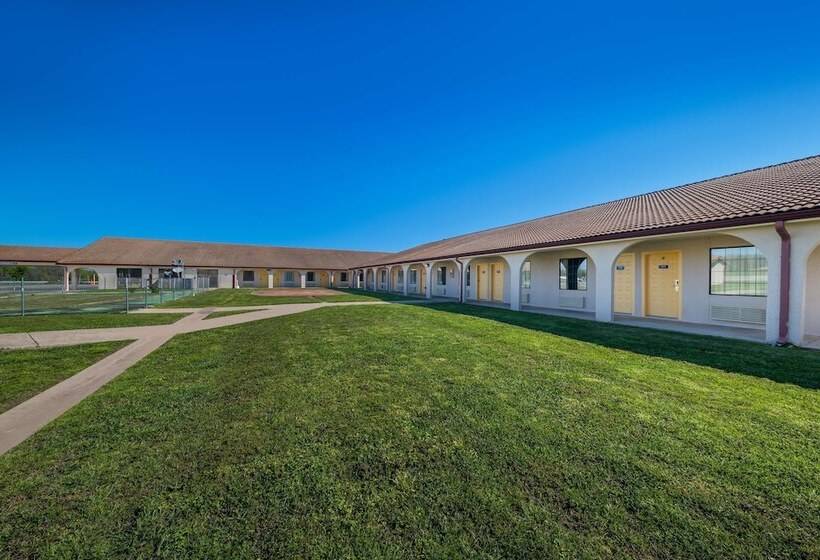 Отель Americas Best Value Inn Bonham