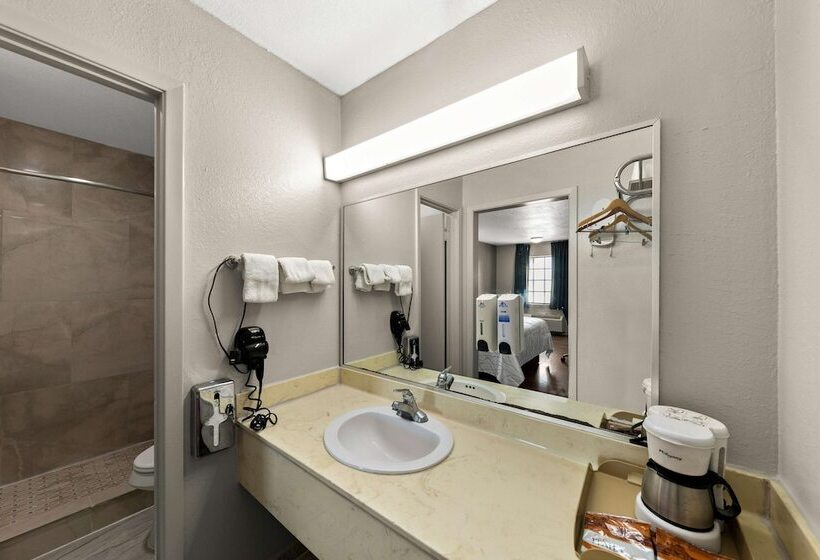 Отель Americas Best Value Inn Bonham